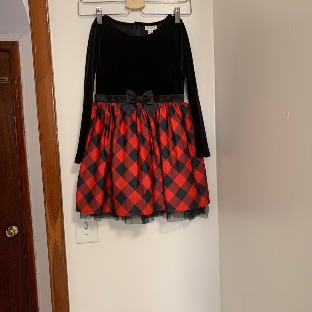 2 Dress Kid’s Size 6X (Cat & Jack Black and Red plaid dress)and (Carter dress)